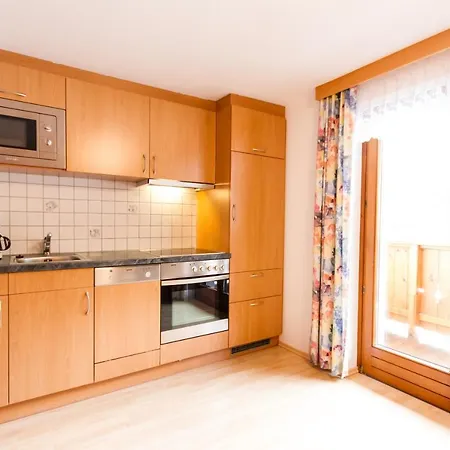 Haus Waltraud بيت ضيافة 4*