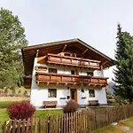Gasthuis Haus Waltraud 4*